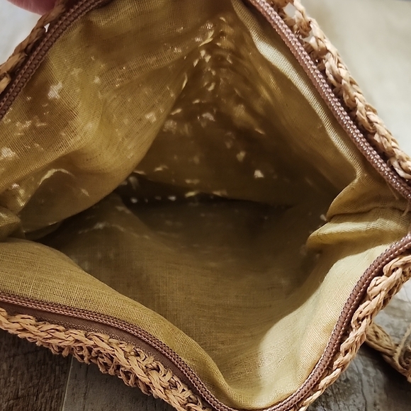 Handmade Woven Tan Crossbody Bag - Picture 8 of 9